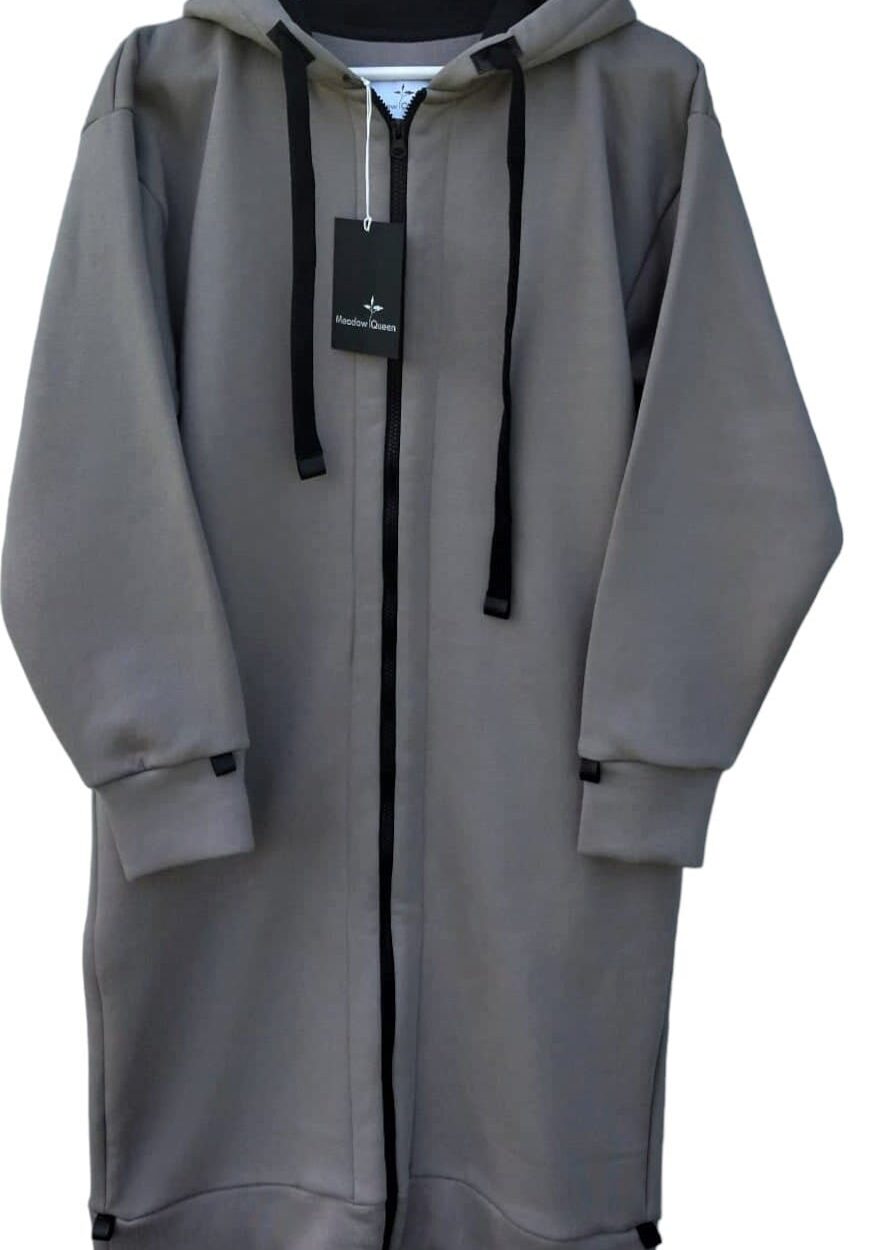 Off-white long-sleeved fleece sweater